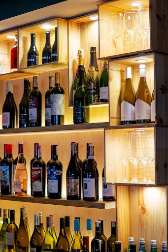 Uniesienie Wine Bar